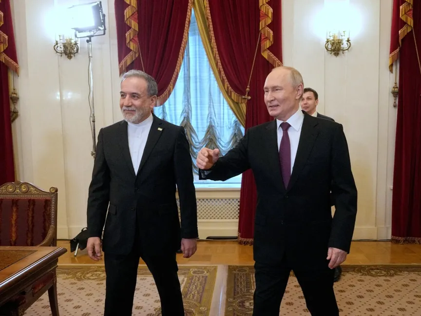 بوتين يتعهد بمساعدة طهران لـإحلال السلام.. وعراقجي: الأحداث أثبتت عمق الشراكة