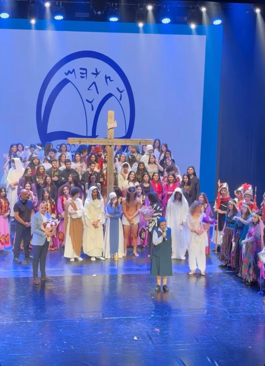 بالفيديو والصور- “حكاية عمر”… إبداع مسرحي لتلامذة ثانوية مار اسطفان على خشبة كازينو لبنان