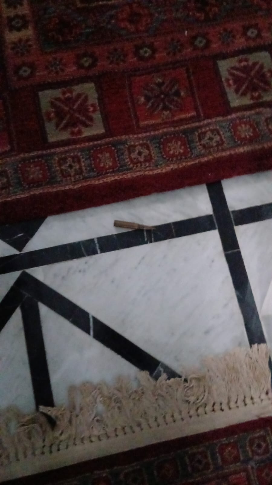 بالصور: الاعتداء على كنيسة السيّدة في عجلتون!