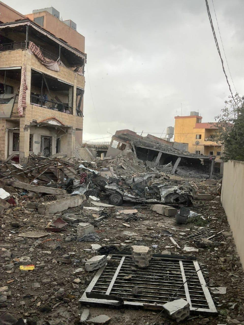 دورية للجيش والصليب الأحمر تدخل تولين للكشف على آثار الغارات بعد معلومات عن إصابات
