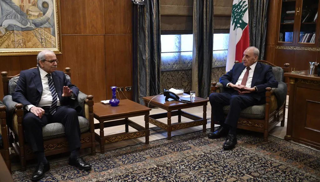 مصدر لـ «الأنباء»: الصراع على من يحكم لبنان بعد الحرب
عون: أولويتنا صون وحدة الوطن وحماية سيادته والوفاء للشهداء ببناء دولة قادرة على حماية أبنائها