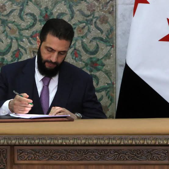 الشرع يعيد تشكيل فريقه الحكومي… واستبدال شقيقه في رئاسة الجمهورية