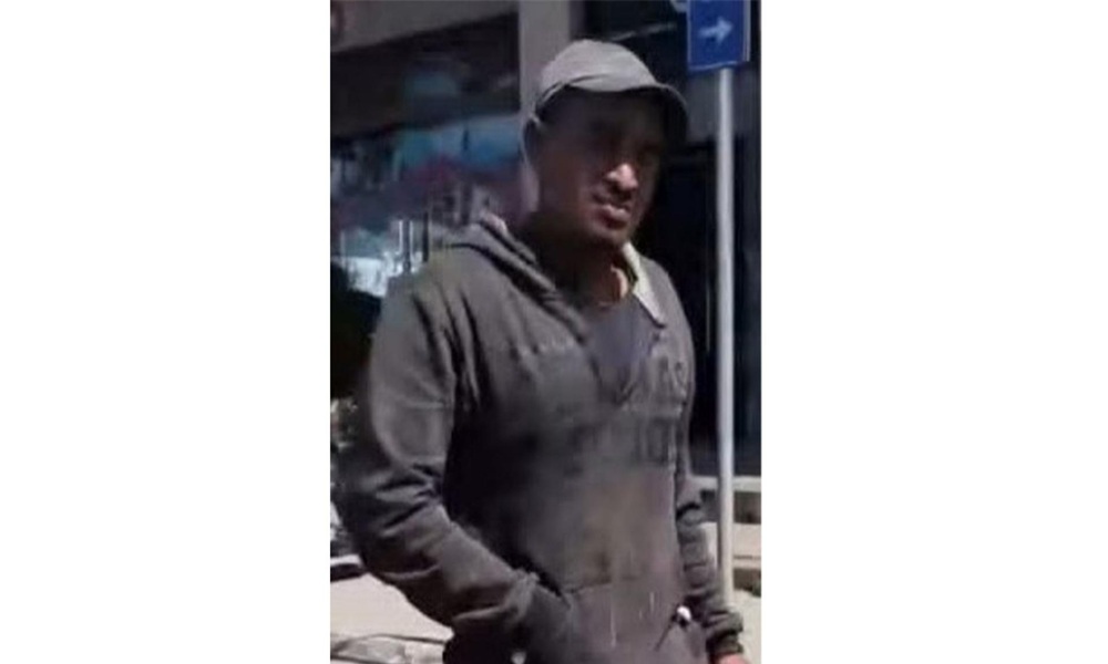 أحرق النّفايات داخل عقار... هل من تعرّف إليه؟