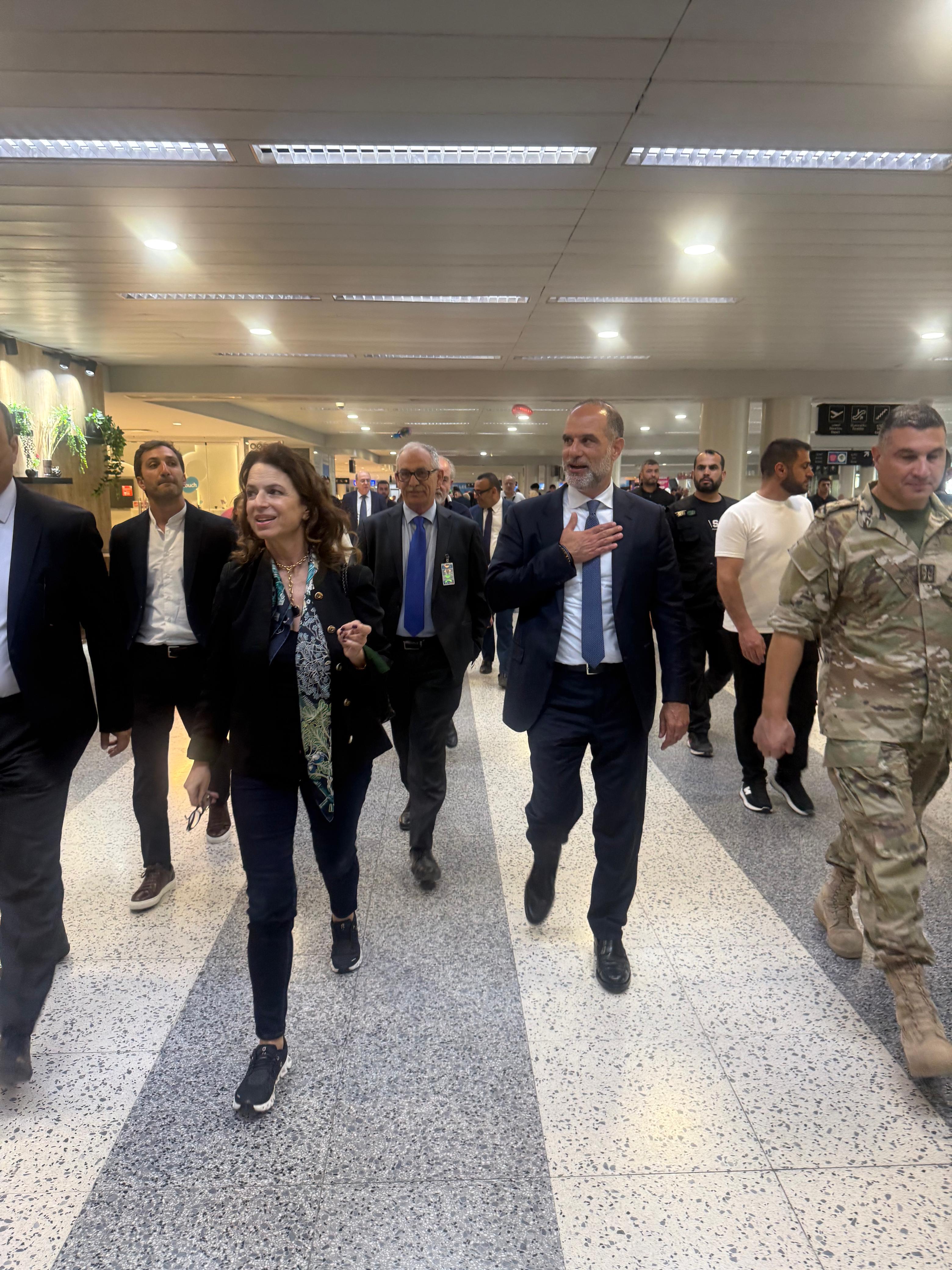جولة للحود ورسامني في مطار بيروت للإطلاع على الخدمات