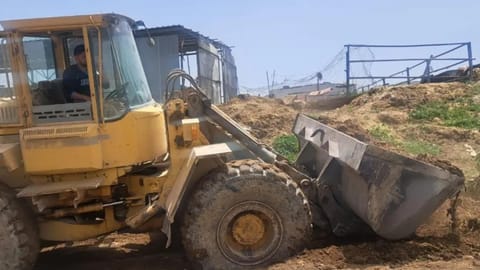 فرق مصلحة الليطاني واكبت أعمال تنظيف مجرى النهر
