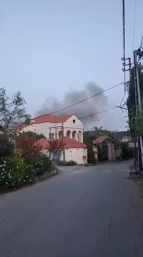 غارات اسرائيلية على حاروف وياطر وتوتر ميداني عند حاجز الجيش في الماري