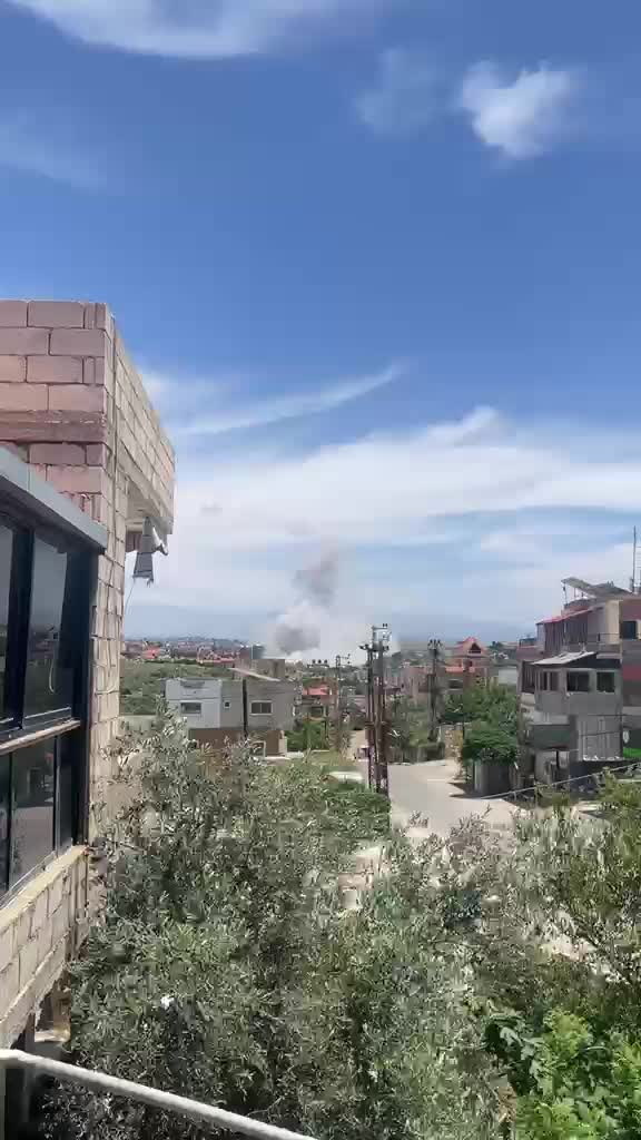 بالفيديو: غارة على بلدة كفرصير