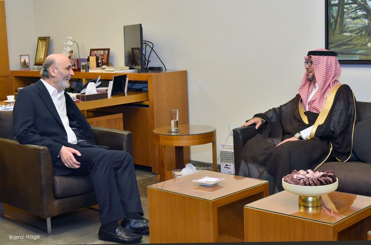 جعجع عرض للمستجدات مع السفير البخاري