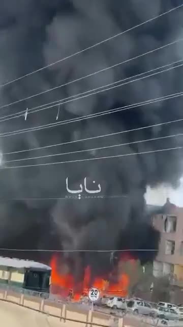 عشرات القتلى والجرحى في تفجير استهدف قطارًا جنوب غرب باكستان
